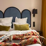 Maxim Opera Hotel