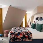 Maxim Opera Hotel