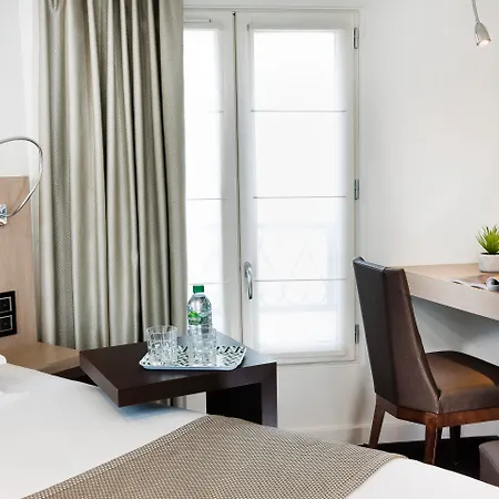 Maxim Opera Hotel 4*