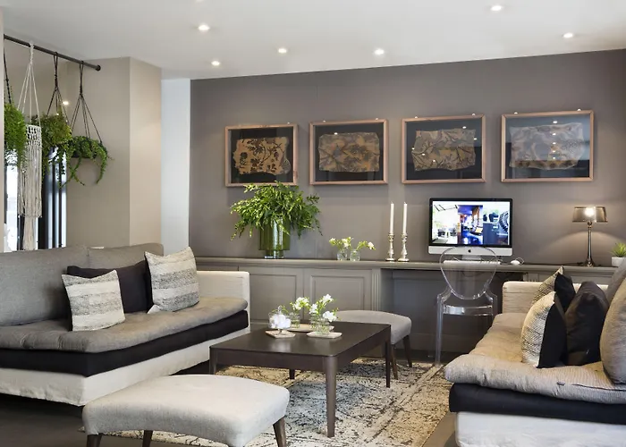 Maxim Opera 호텔 4*