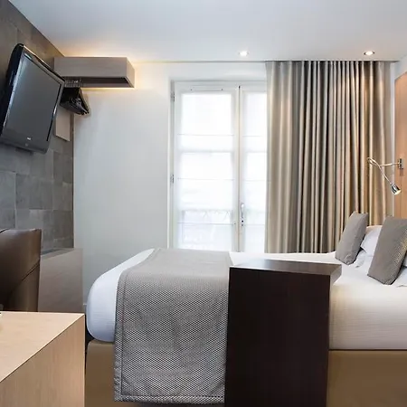 ホテル Maxim Opera 4*