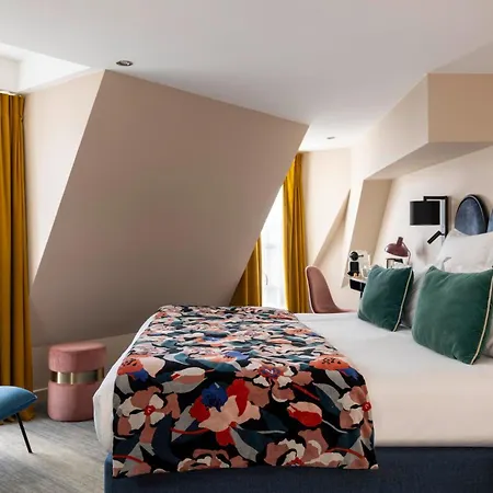 Maxim Opera ホテル