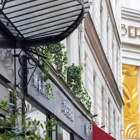 Maxim Opera Paris